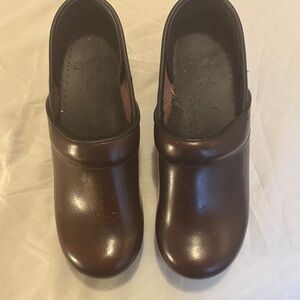 Dansko Professional Genuine Leather Clogs in Cordovan Cabrio